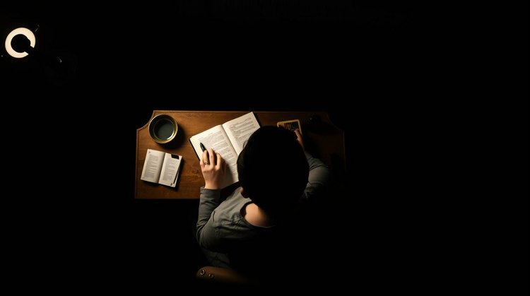 یادگیری زبان دوم با موسیقی: چگونه ترانهها به تلفظ شما کمک میکنند؟